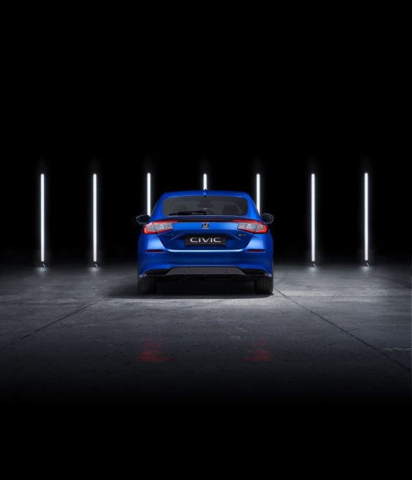 Honda_Civic_Blue_DeadRear_LR_1000x0.jpg