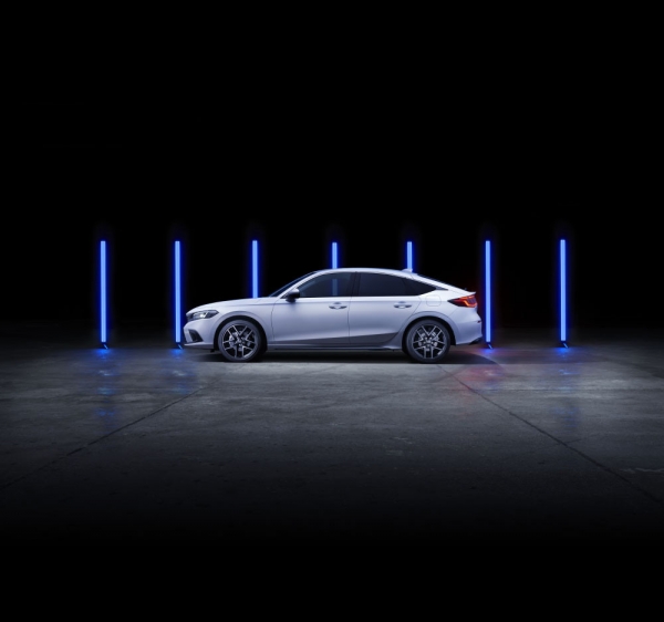 Honda_Civic_White_Profile_LR_1000x0.jpg