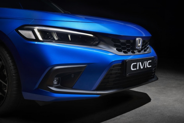Honda_Civic_Blue_CloseUpFront_LR_1000x0.jpg