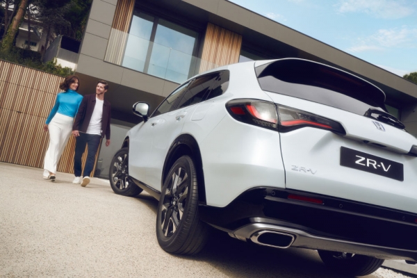 69417_24YM_ZRV_Advanced_LowAngle_Rear_Static_WithTalent_KG_LR.jpg