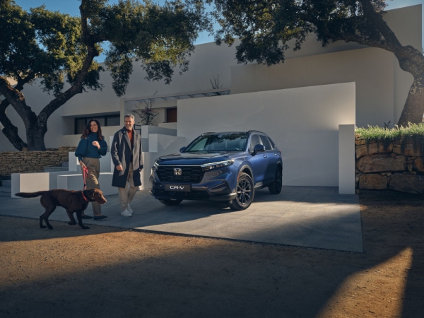 69306_24YM_CRV_FHEV_Advance_Front_Left_Static_Driveway_WithTalent_KG_LR_1000x0.jpg