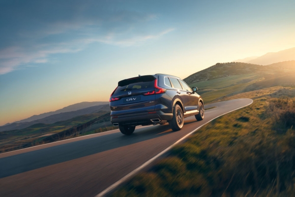 69307_24YM_CRV_FHEV_Advance_Rear_Right_Dynamic_KG_LR_1000x0.jpg